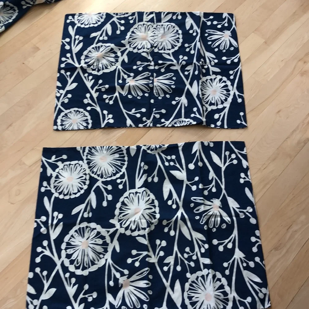 Pottery Barn Dorm Twin duvet and 2 shams